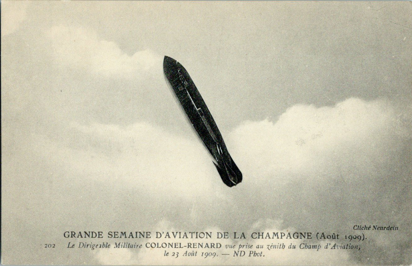 Aviation, the military airship Colonel Fox, view taken from the field d'avia