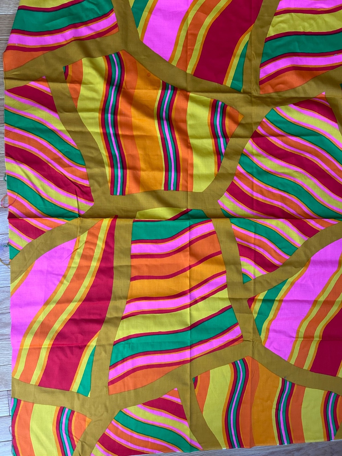 Cool vintage 1960-70s Samson & Abbott vintage bright fabric 2 1/4 yards 43” W