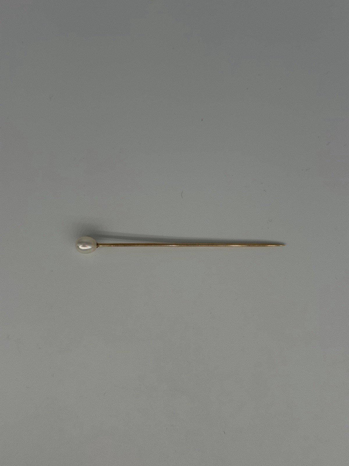 RARE VTG 15k Hatpin Stick Pin with Pearl Bead Head Top (c. 1854-1932) 0.96 gm