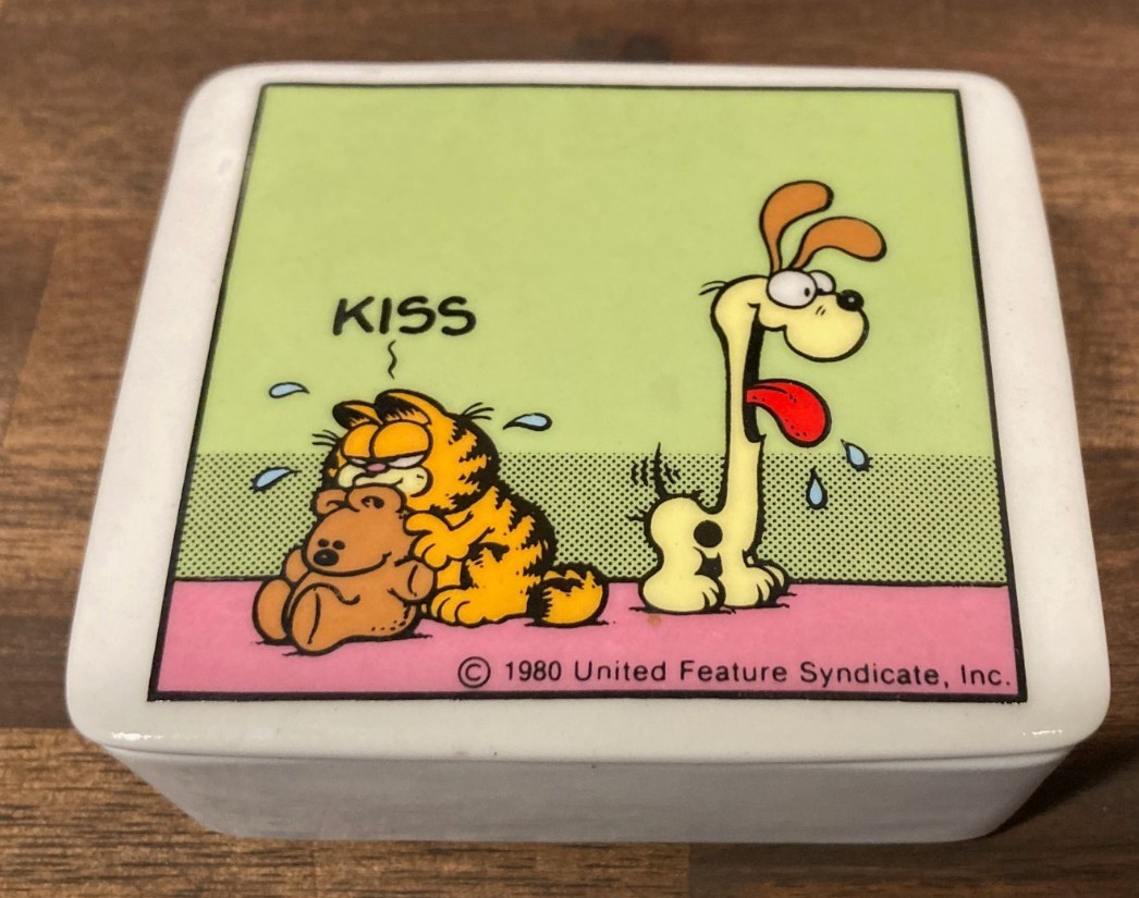 Vintage 1981 United Garfield Comic Enesco Ceramic Jewelry Trinket Box & Lid