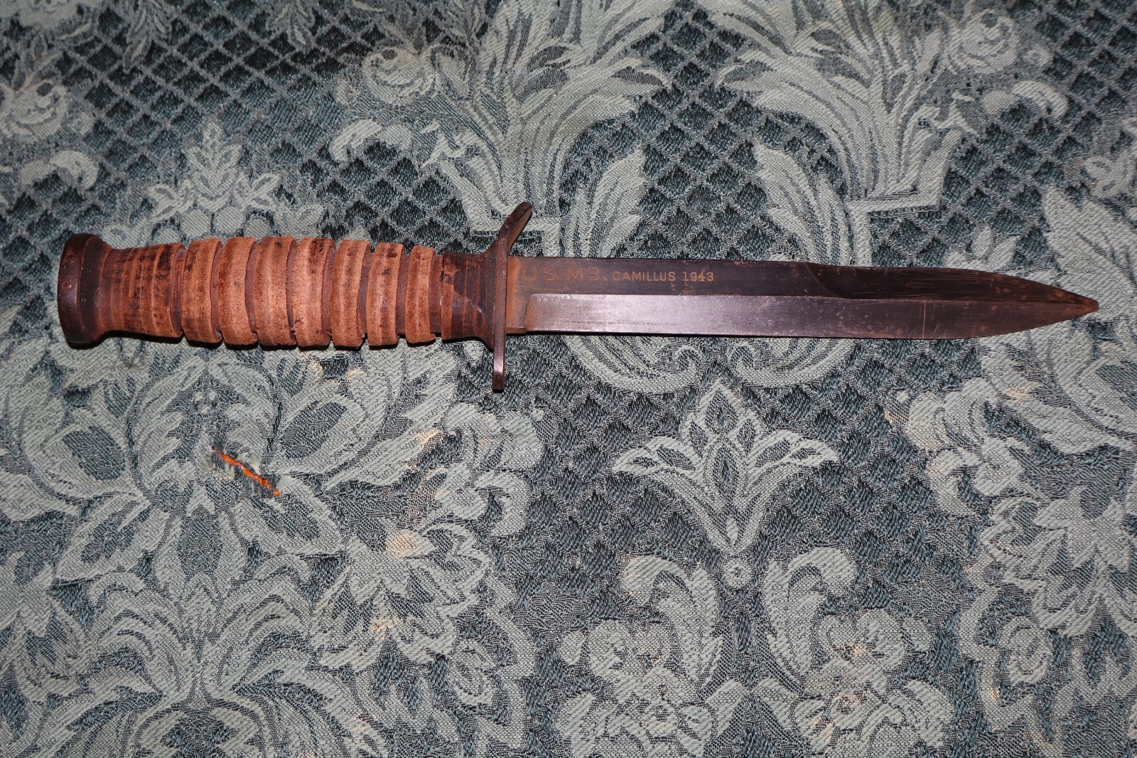 RARE WW2 US M3 CAMILLUS TRENCH KNIFE DATED 1943 - 1ST PATTERN (NO SHEATH)