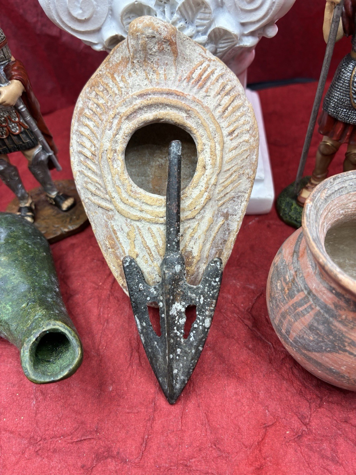 2,000 YR OLD ANCIENT ROMAN BARBED LONG SHOT BRONZE ARROWHEAD