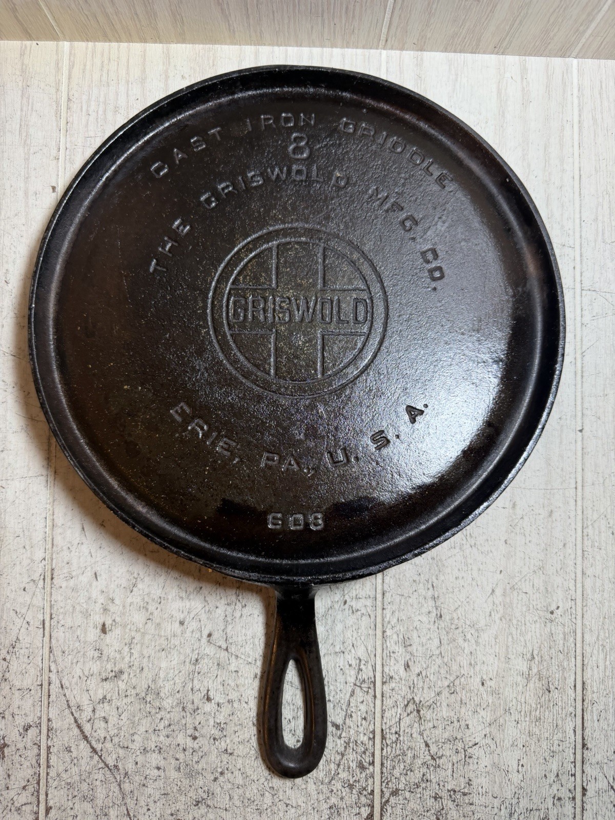 Griswold No. 8 Round Cast Iron Handled Griddle Erie 608 Large Block Logo Pan