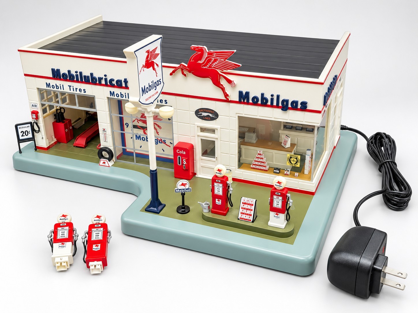 Danbury Mint 1950\'s Mobil Gas Lighted Garage Service Station w/ Clock