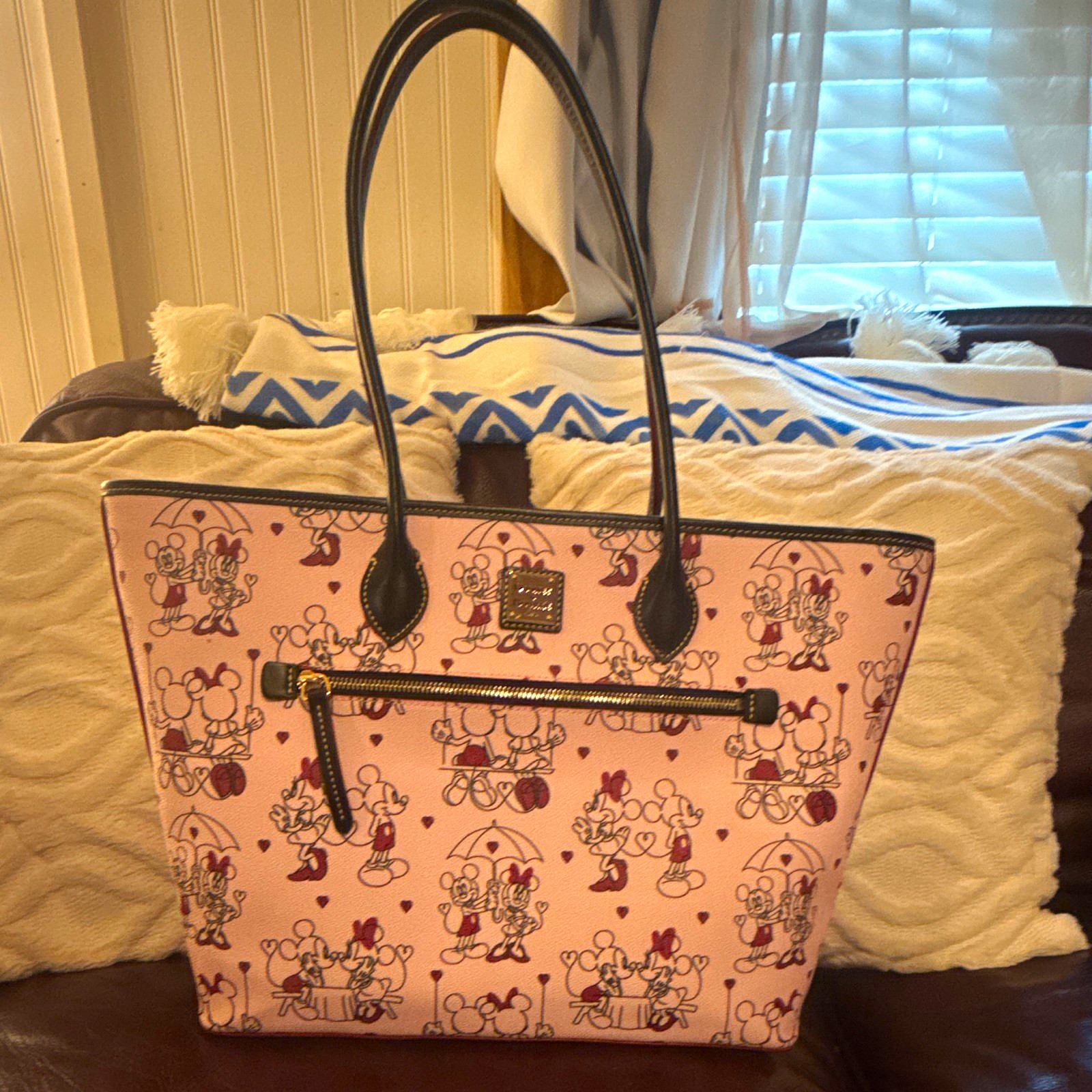 Dooney and Bourke Mickey and Minnie Valentine large handbag. ￼