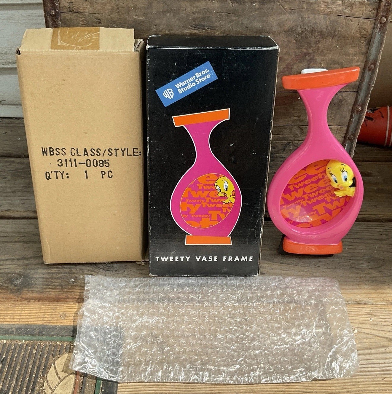 1996 Vtg Tweety Bird - Pink & Orange Vase Frame Warner Brothers Studio NOS Box