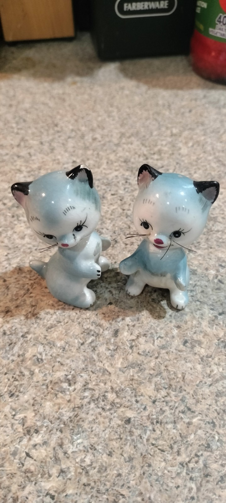 Vintage ceramic cat (kitten) salt and pepper shakers,  mid-century...