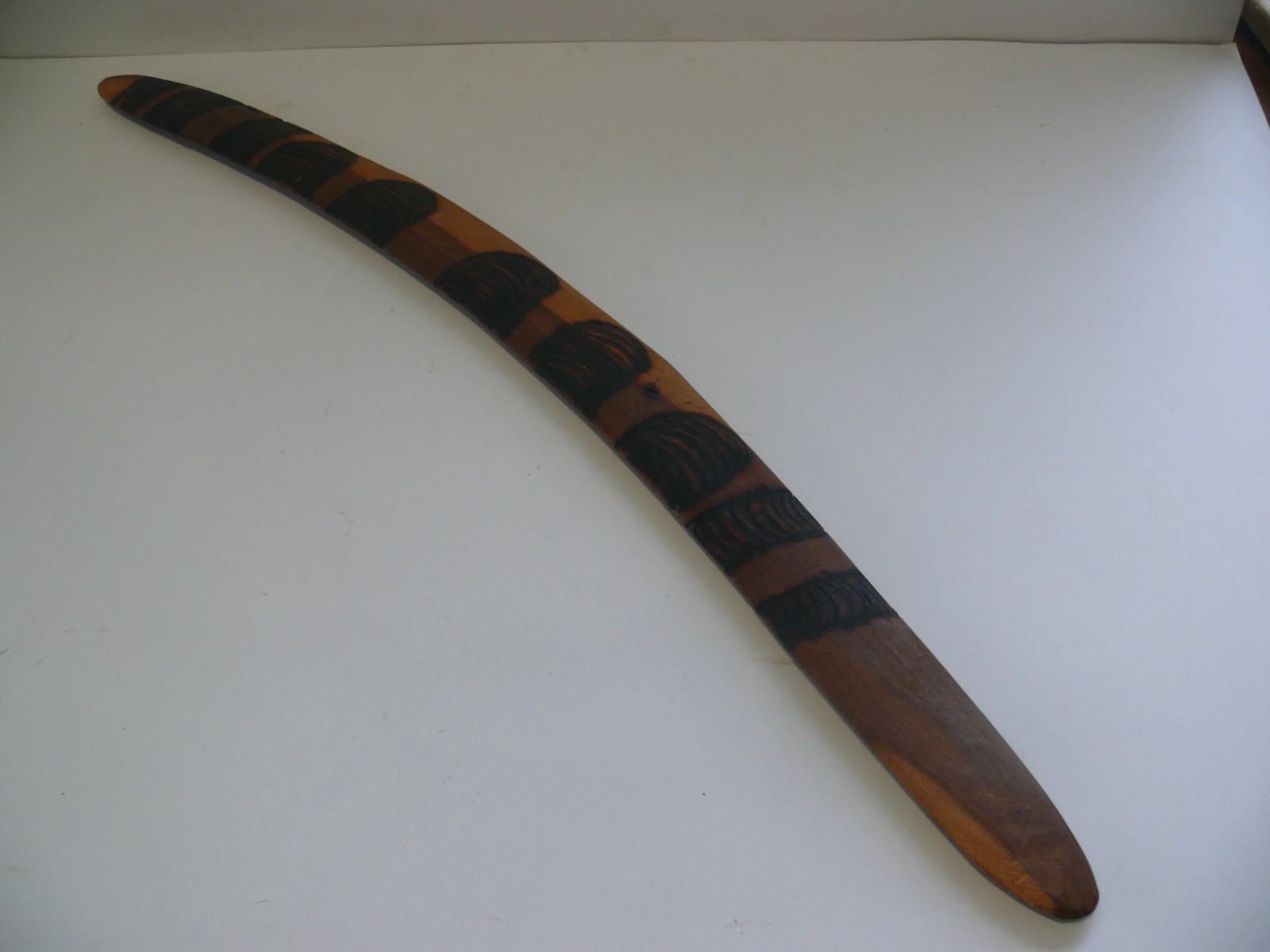 VINTAGE ABORIGINAL HANDCRAFTED BOOMERANG MULGA WOOD