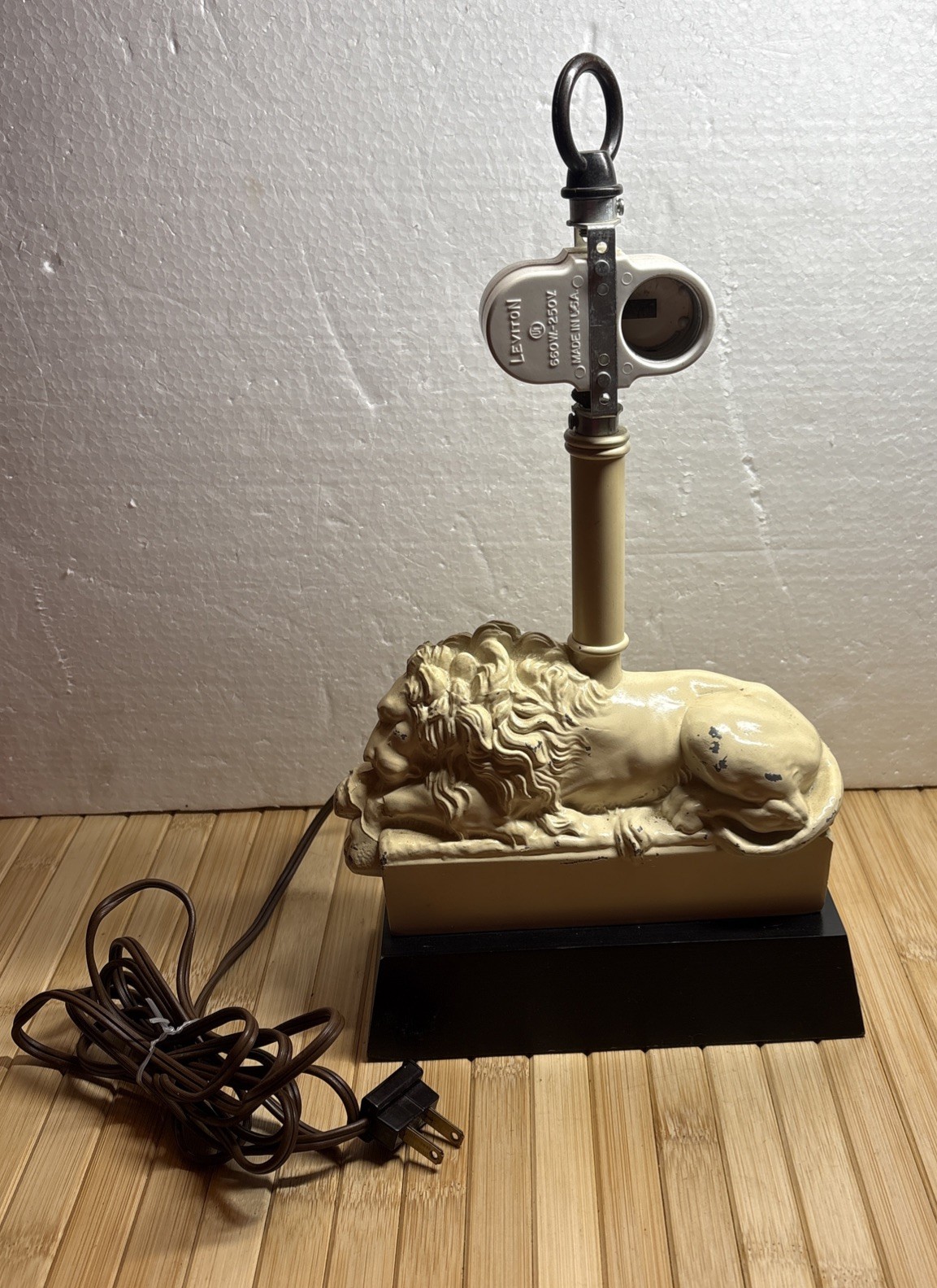 Vintage Antonio Canova Lion Lamp Works Great 