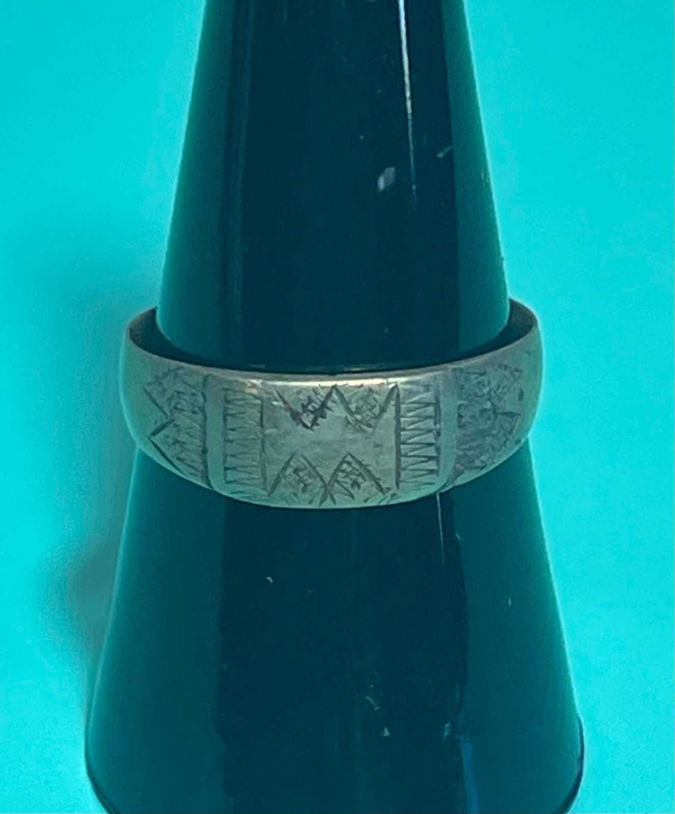 Circa 1930's Navajo Hand Made Silver Antique Vintage Band Unisex Ring Sz 7.5