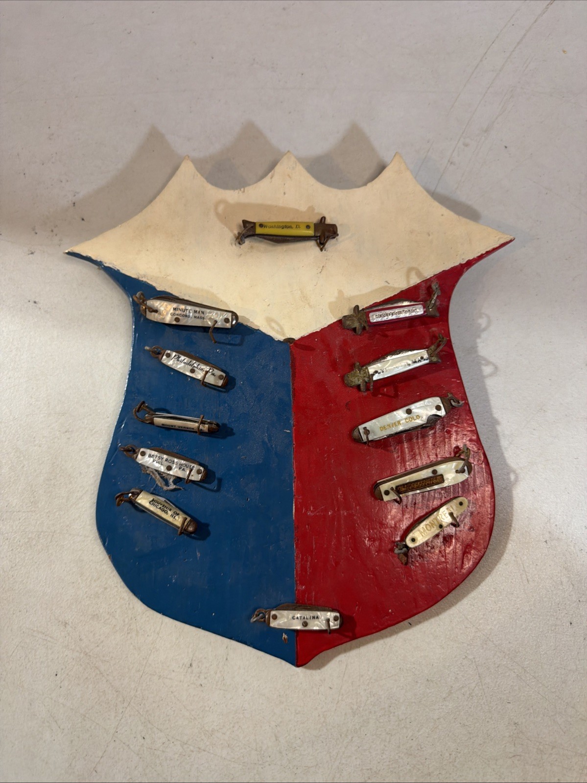 Mid 20th Century Display Of 12 Vintage State Collectable Folding Pen Knives