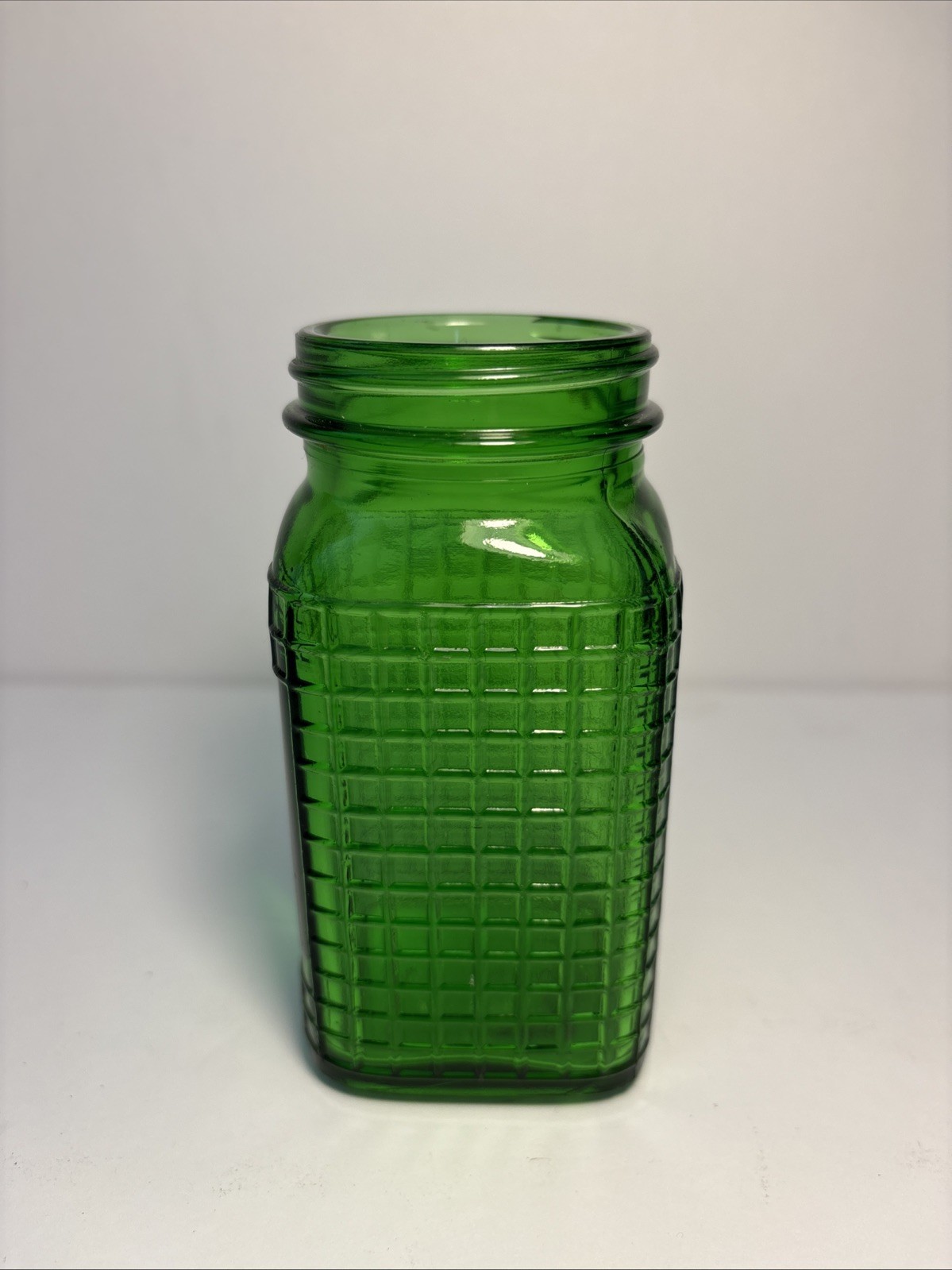 VTG 1932 Green Glass Hoosier Shaker Jar Owens Illinois Waffle Grid Pattern 5”