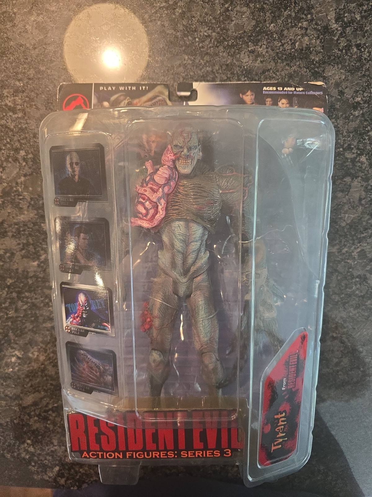 Resident Evil Action Figures Series 3 - TYRANT - Palisades Toys 2002