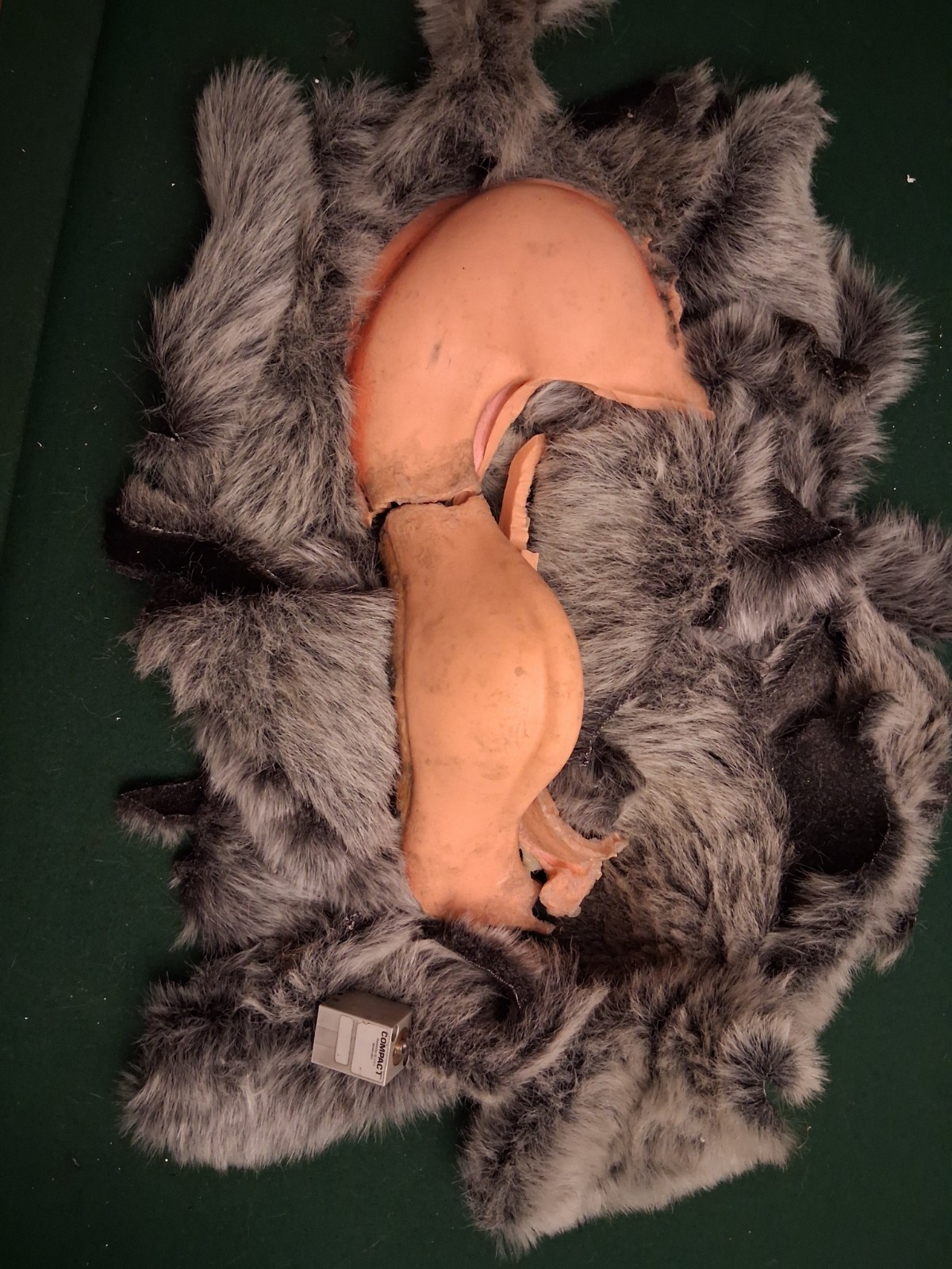 HUGE CHUCK E CHEESE STUDIO C ANIMATRONIC PARTS LOT FUR SNOUT PNEUMATIC CYLINDER