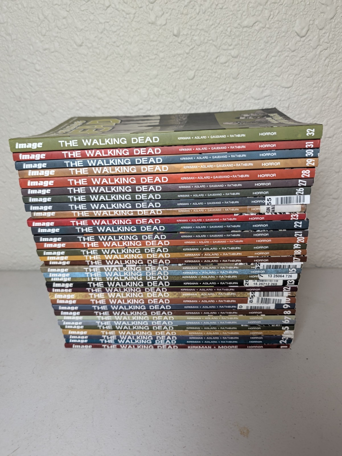 The Walking Dead Comics Robert Kirkman, Volumes 1-32 Tony Moore Paperbacks
