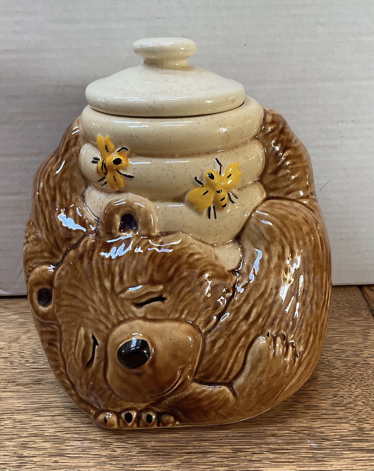 Vintage McCoy Pottery Sleeping Bear Beehive Cookie Jar #143 1960s USA