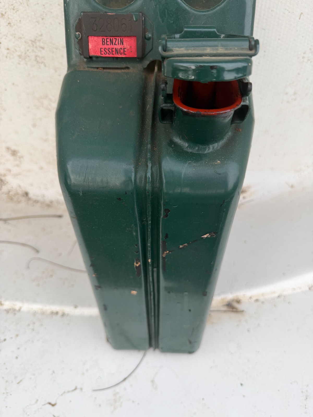 Treibstoff Feuergefährlich 20L German Jerry Can Later Model 5 gal Not WW II Era 
