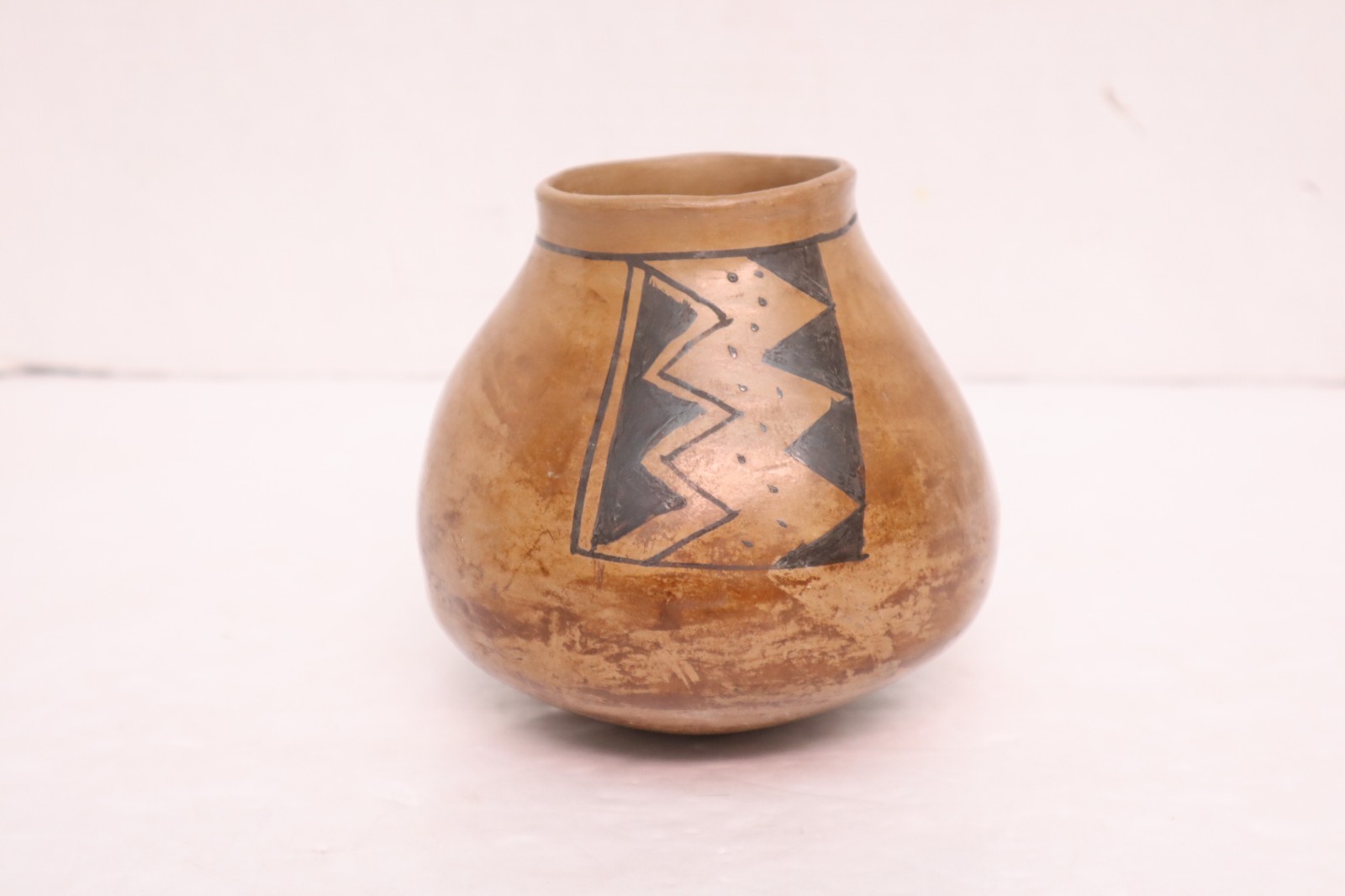 Vintage Maricopa Pueblo Pottery Vessel Pot Jug Native American Indian 5.5