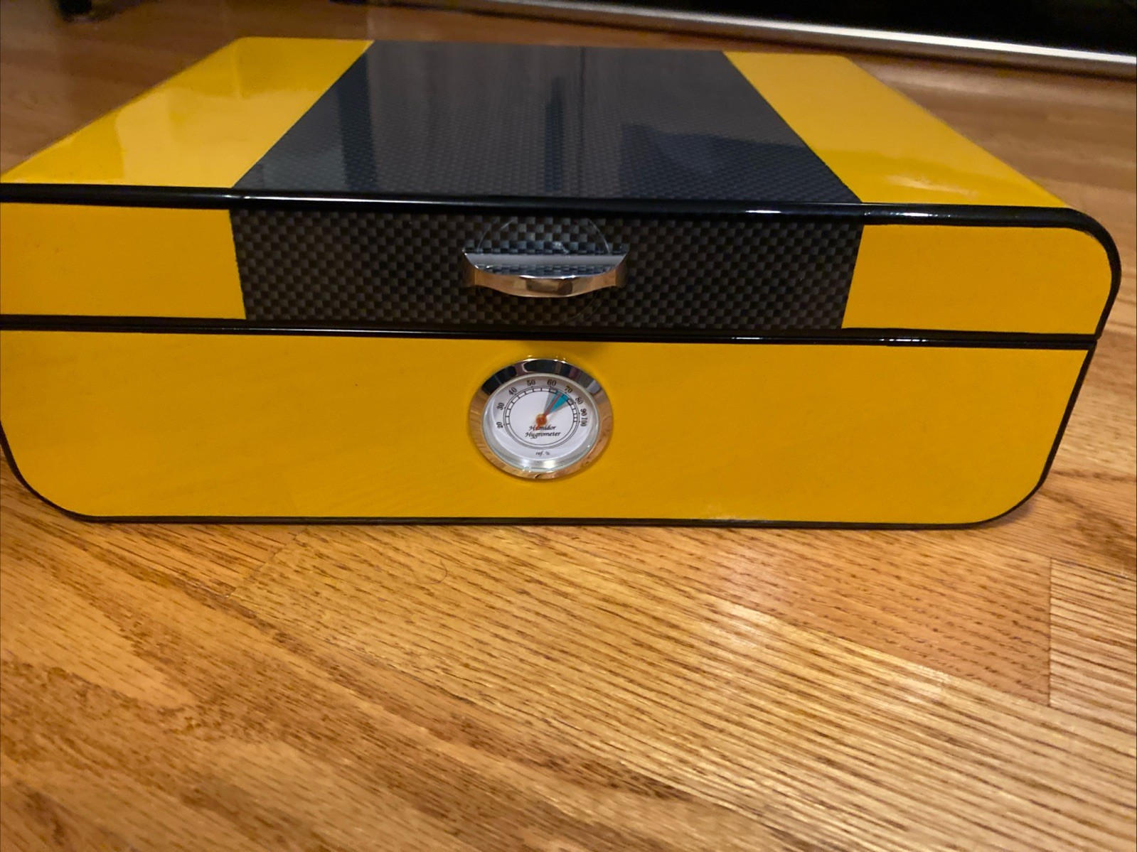 BEY-BERK CARBON FIBER AND CEDAR YELLOW 25 CIGAR HUMIDOR