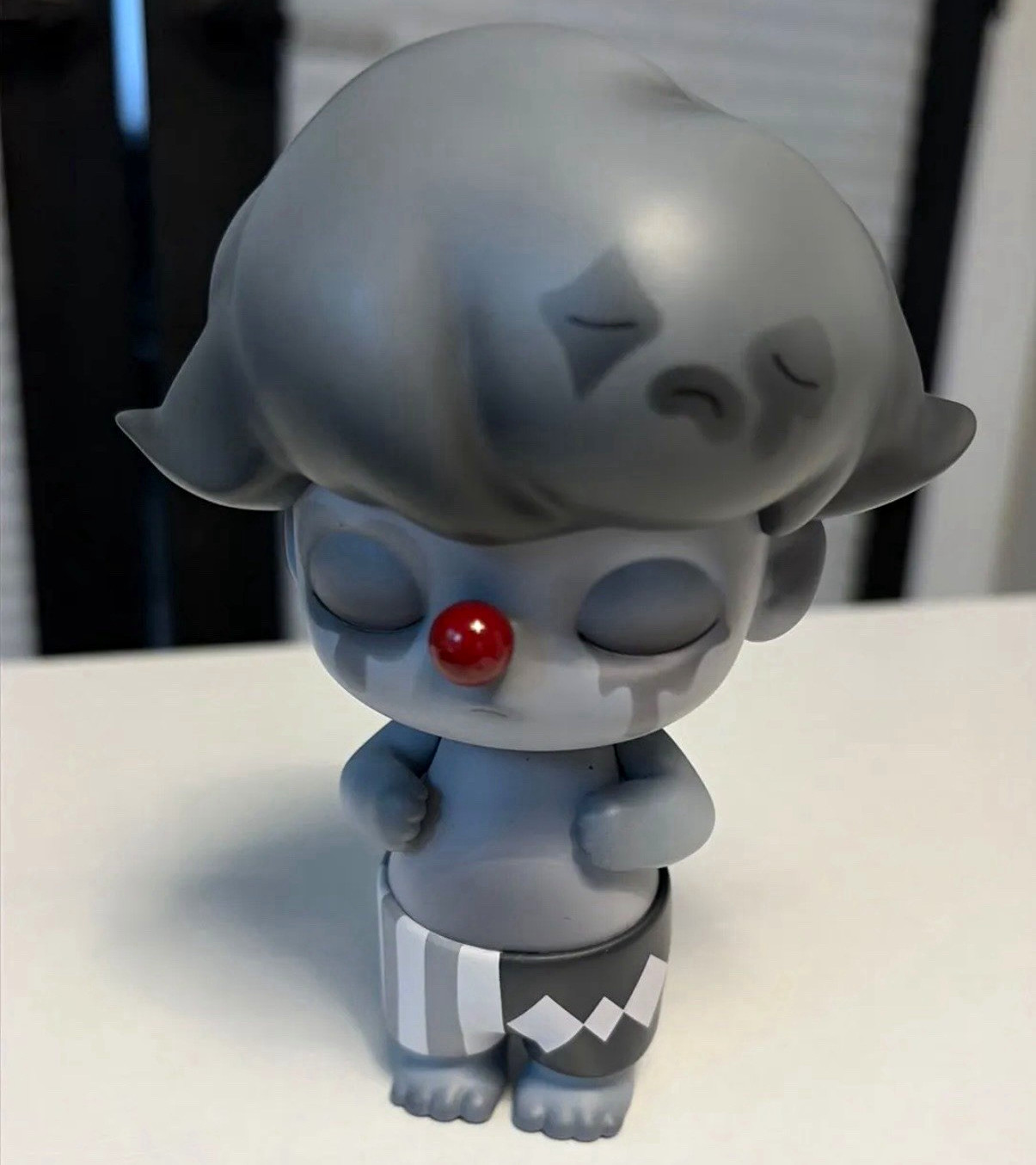 DIMOO World Limited Edition DIMOO Gray Figure 500 Run YANstudio AYAN DENG