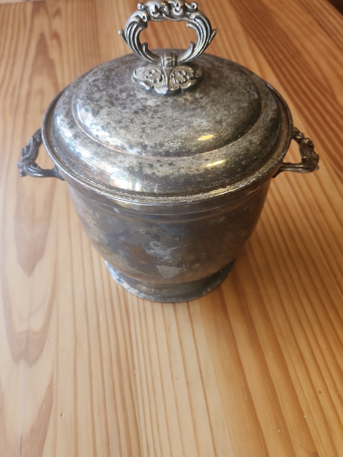 Vintage English Silver Mfg Corp silver-plated vacuum-insulated ice bucket
