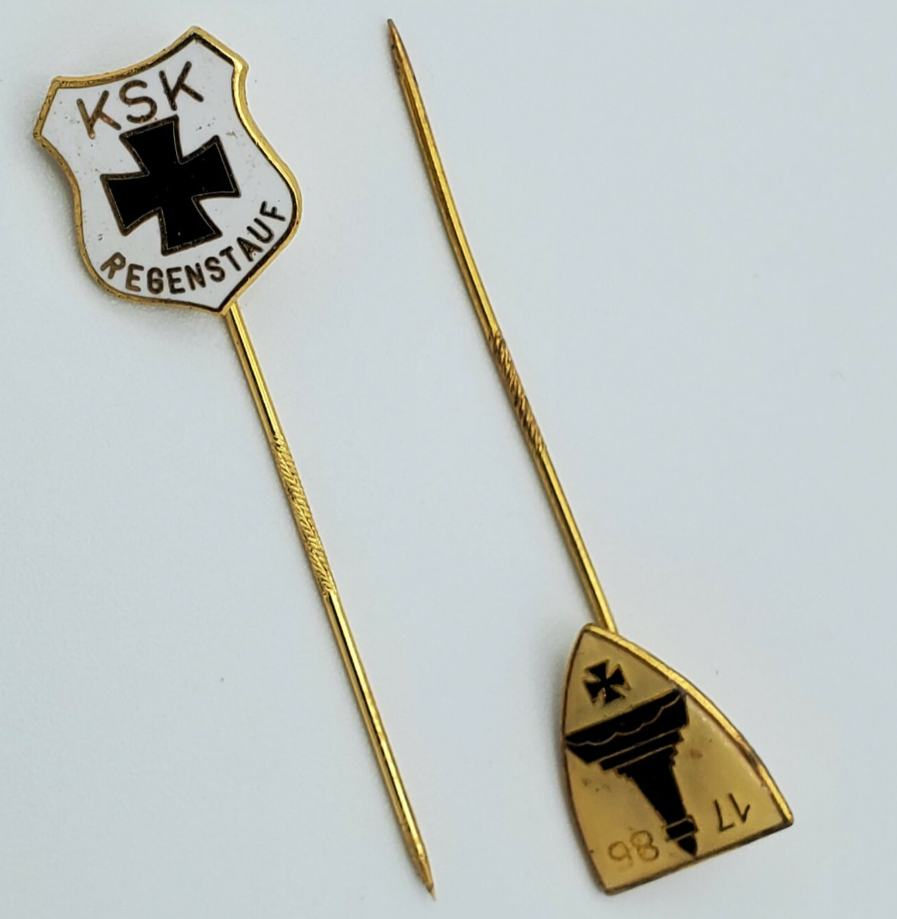 2pc WWI Era German Veteran Stick Pins KSK Regenstauf & Kyffhäuserbund 1786 badge