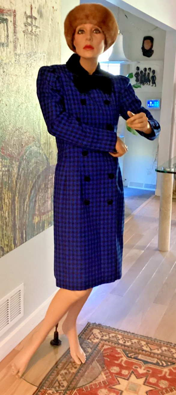 Vintage Woman Wolf Vine  Mannequin Realistic  LifeSize Store Display