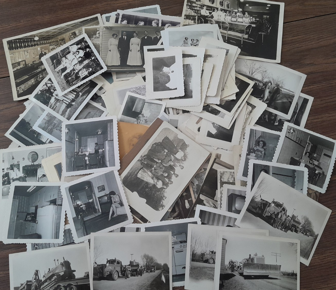 Lot of over 150 vintage photos mostly 1940's & 50's, some older.