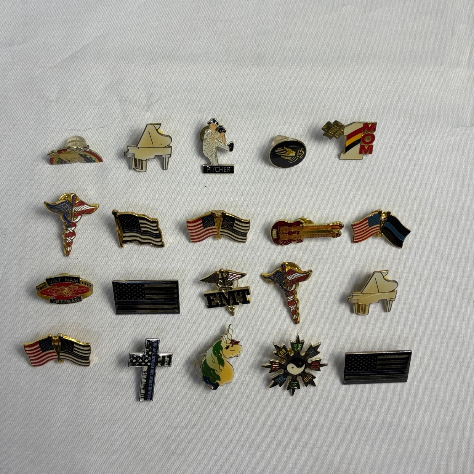 Lot Of 20 Piece Mixed Vintage And Modern Enamel Lapel Pins Lot 4