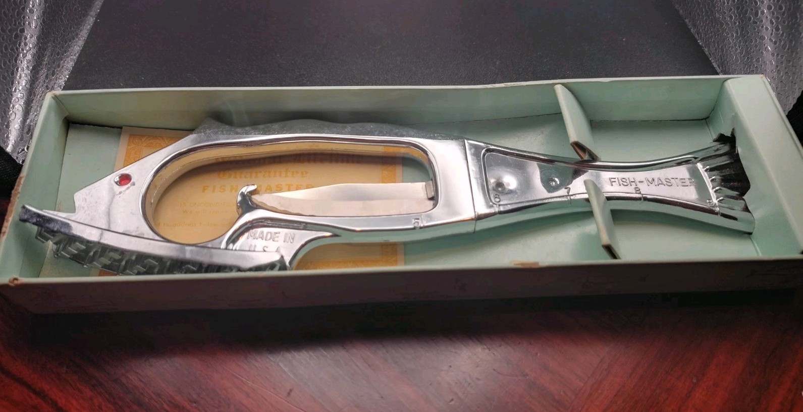  VINTAGE FISH MASTER KNIFE COMBO - USA.  SCALER - RULER WITH BOX  1950's