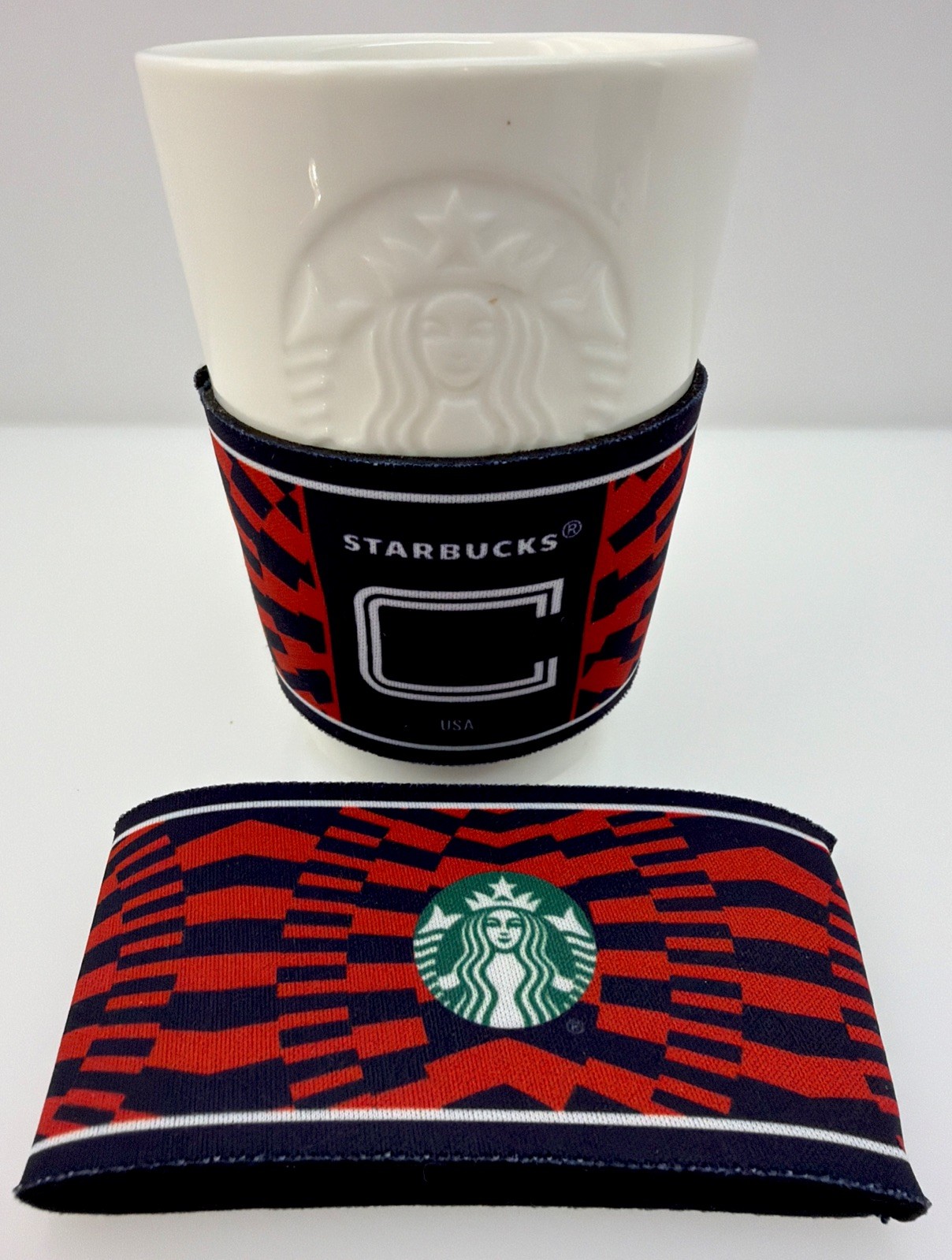 Lot 6 Starbucks USA FIFA World Cup 2026 Captain’s Armband Red Blue Cup Sleeves