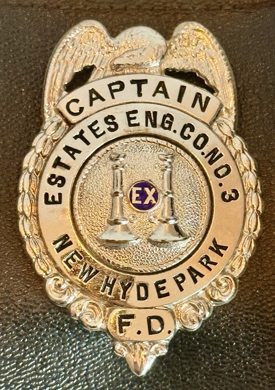 New Hyde Park NY FD Captain Badge Engine Co No 3 Fire Badge Wallet Vintage