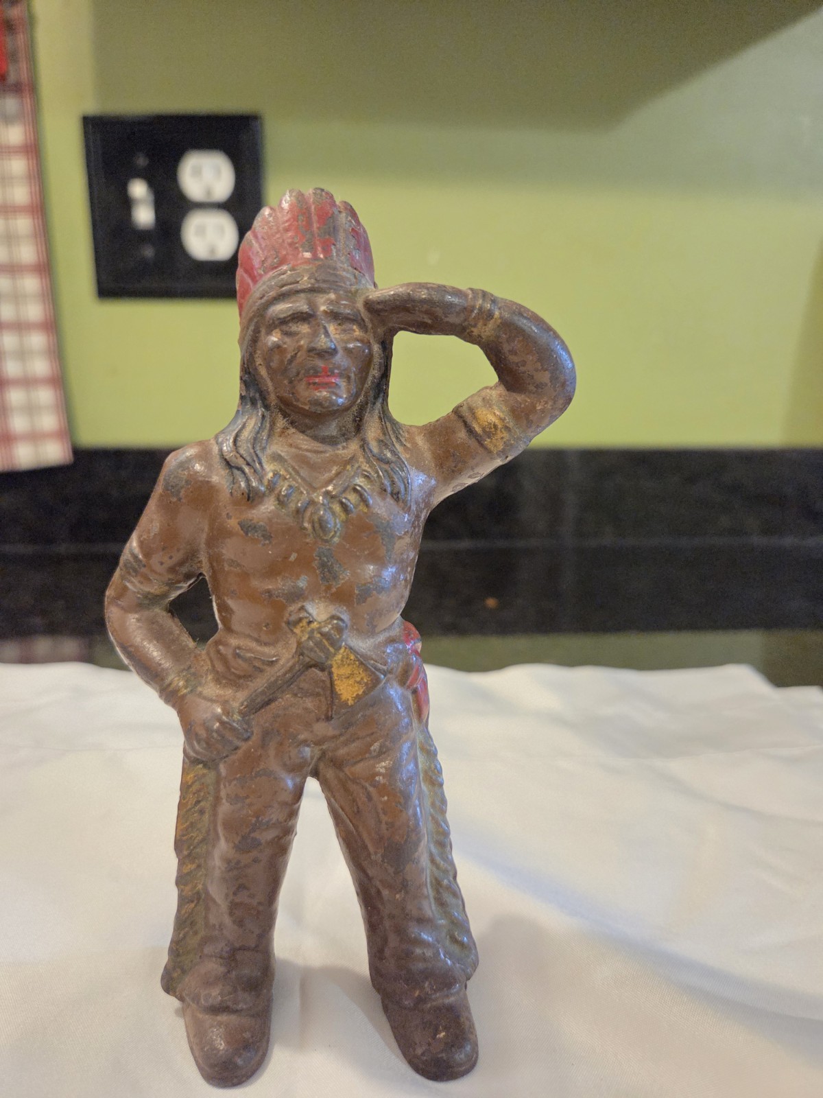 Antique Hubley Cast Iron Still Penny Bank 1128 Indian Chief Tomahawk Toy 1920s