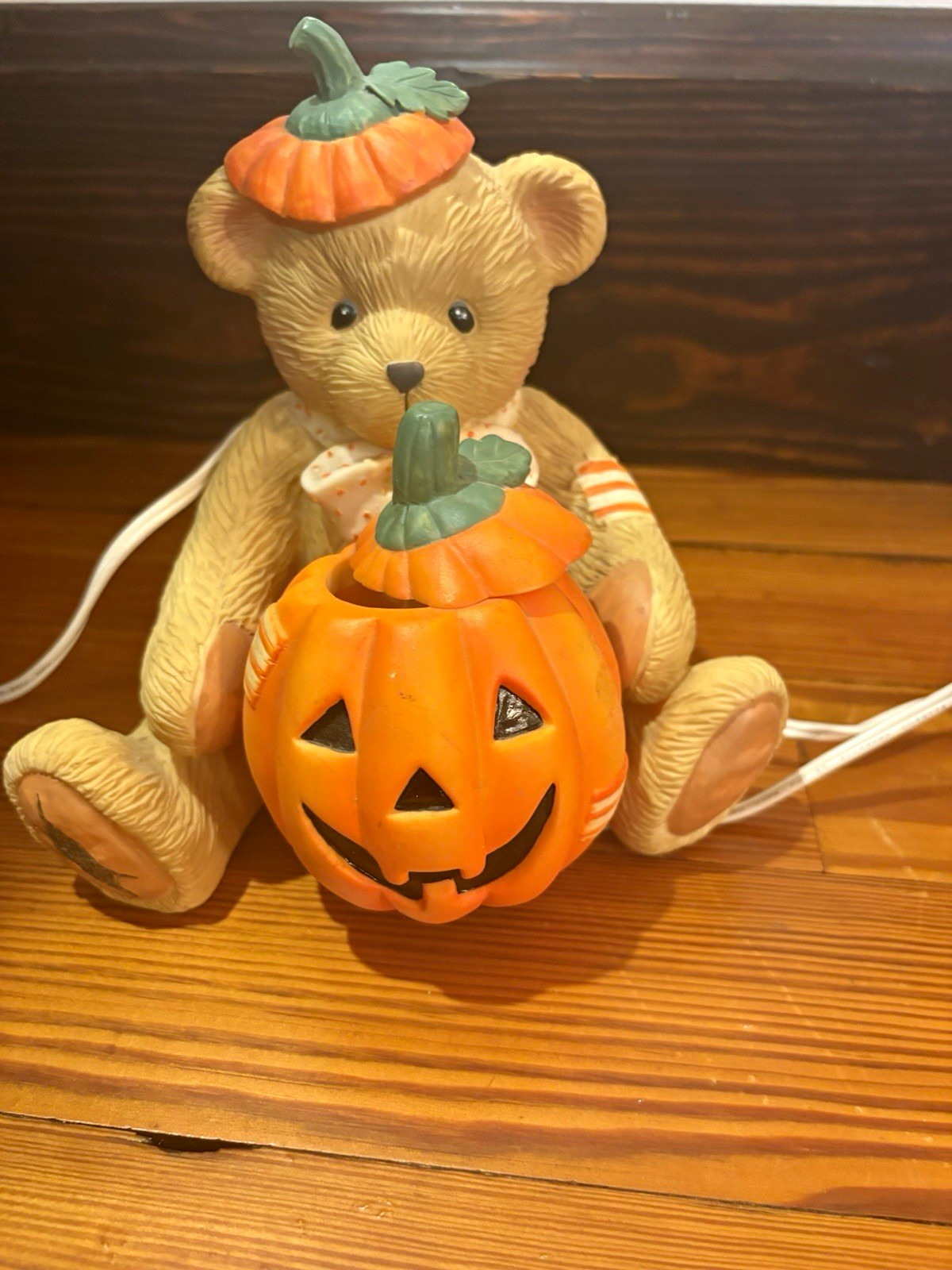 Vintage 1994 Cherished Teddies Enesco “Bear Holding Pumpkin Nightlight” #617199