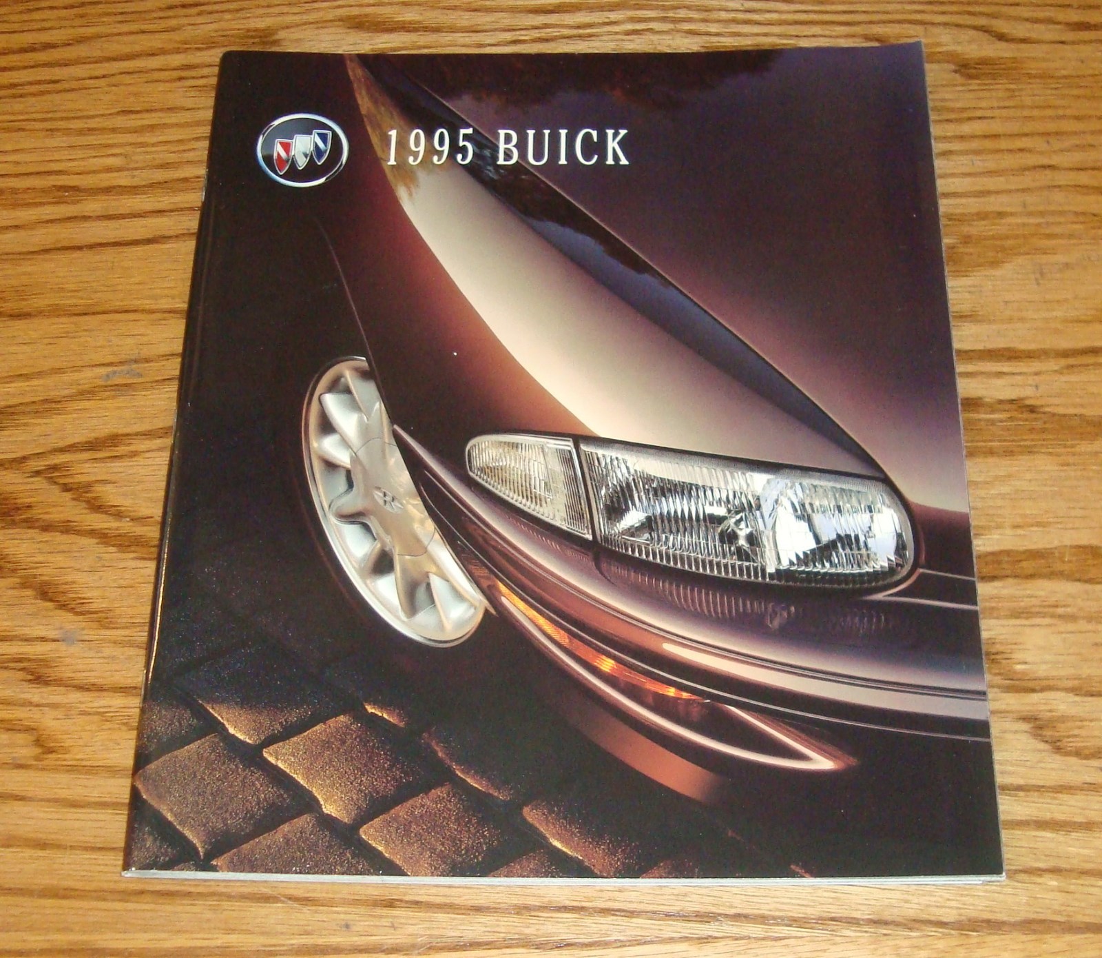 Original 1995 Buick Full Line Deluxe Sales Brochure 95 Roadmaster Riviera Regal