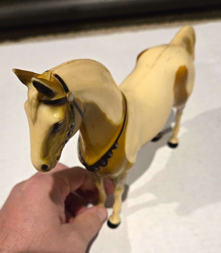 Breyer Classics Horse Model #40 Palomino Pinto Tan/Cream w/ Black Accents Bridle