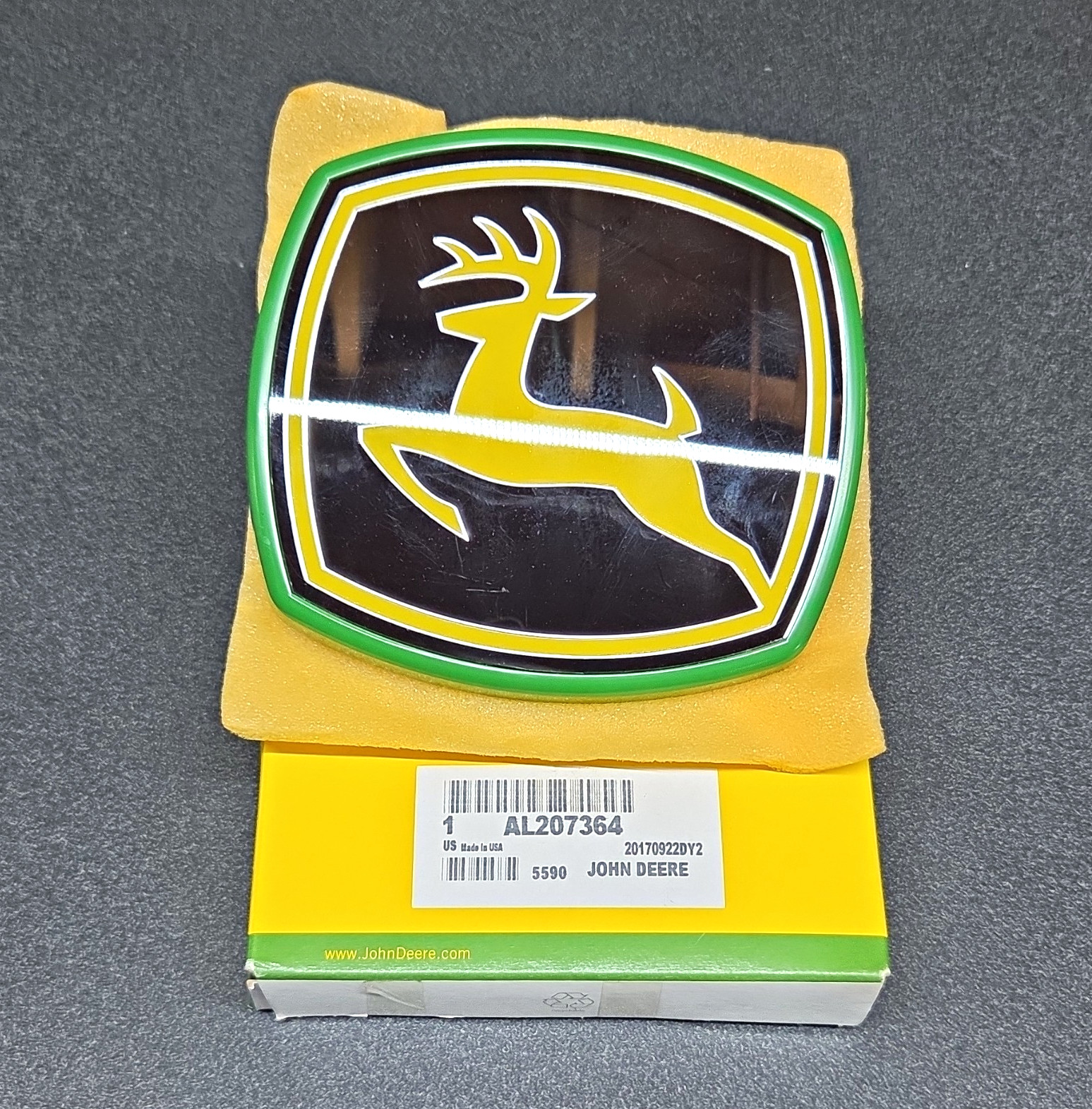 John Deere Medallion Emblem Badge AL207364 Green Yellow Black
