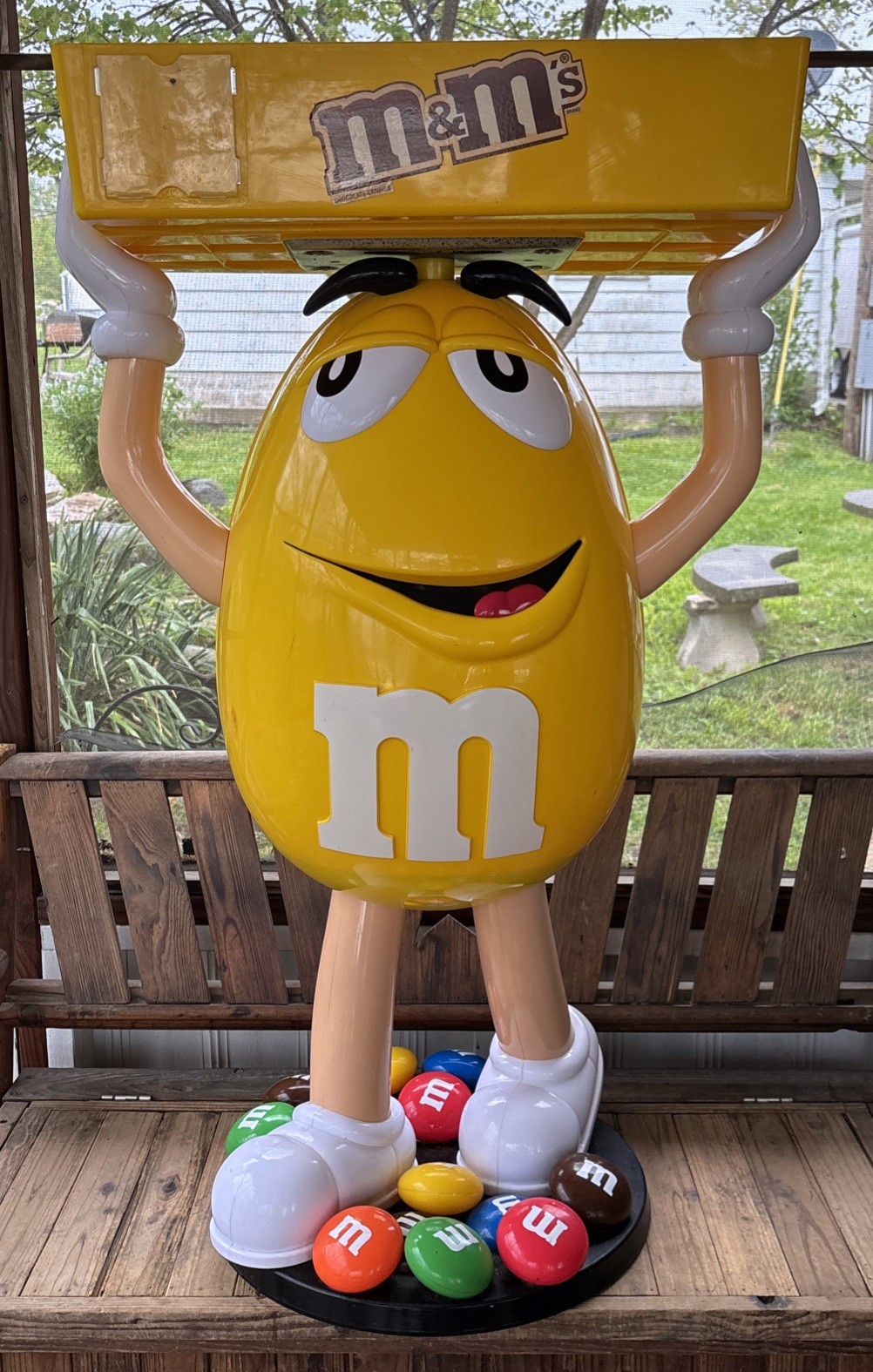 M&M Store Display Yellow Peanut Candy, 41\