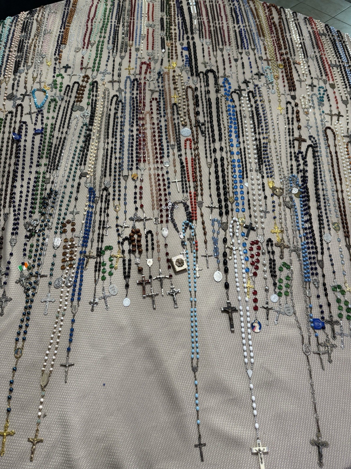 *LOT OF OVER 150 VTG CATHOLIC MIXED LOT ROSARIES FROM NUNS CONVENT WOW