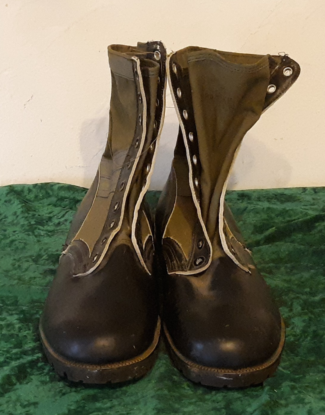 Vintage 1966 US Military Jungle Boots - Size 12W - Unused and Excellent