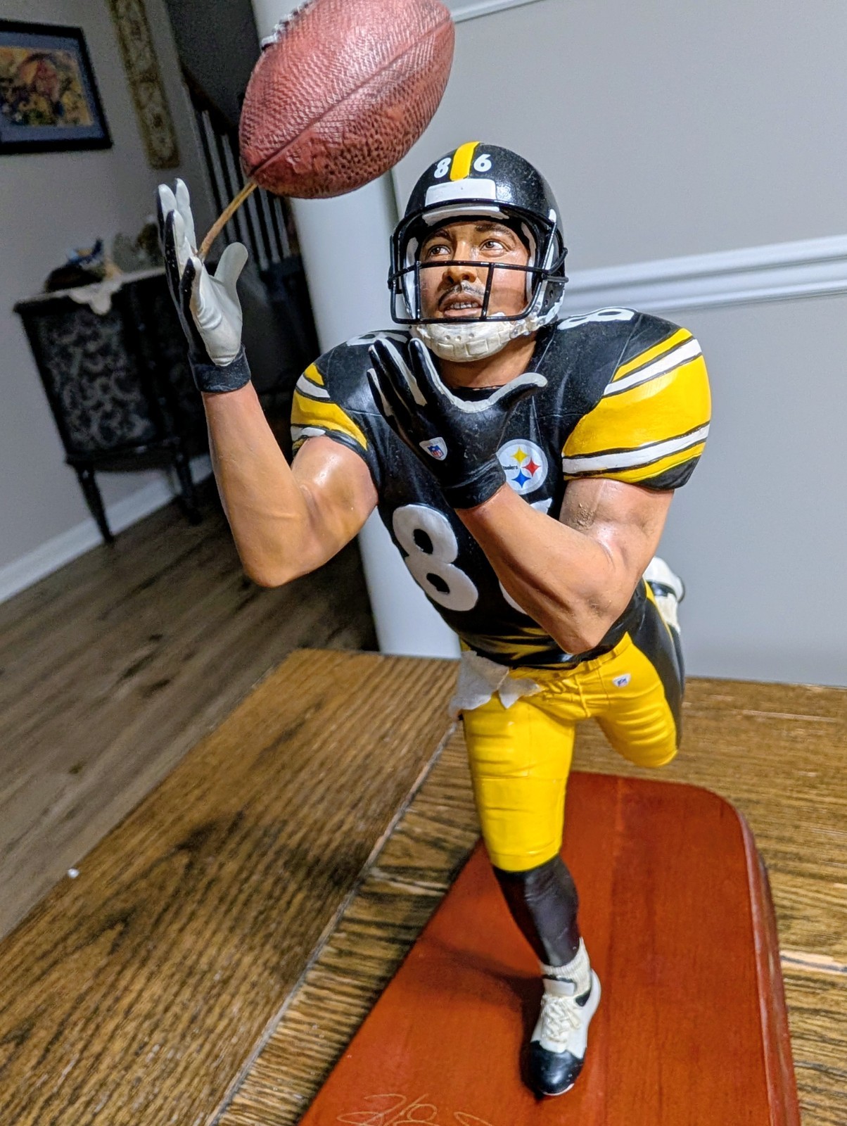 Danbury Mint NFL All Stars Figurines Hines Ward  Pitts Steelers w/ Wooden Base