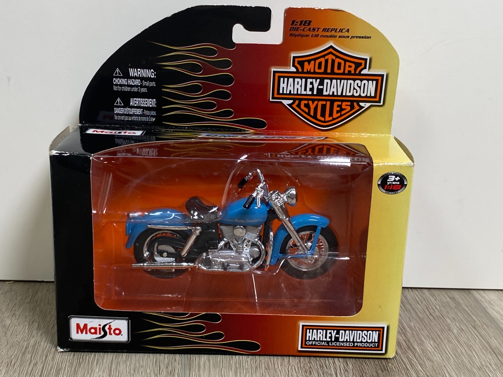 Maisto 1:18 Diecast Harley Davidson Blue 1952 K Model Series 27 2010