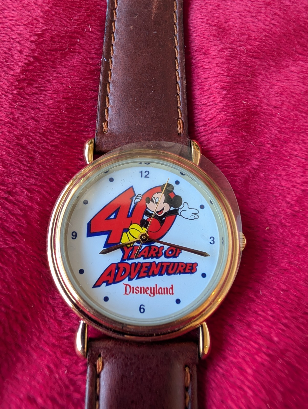 Disney Mickey Mouse Disneyland 40 Year of Adventure Watch LE  w/ Box 653/1000 95