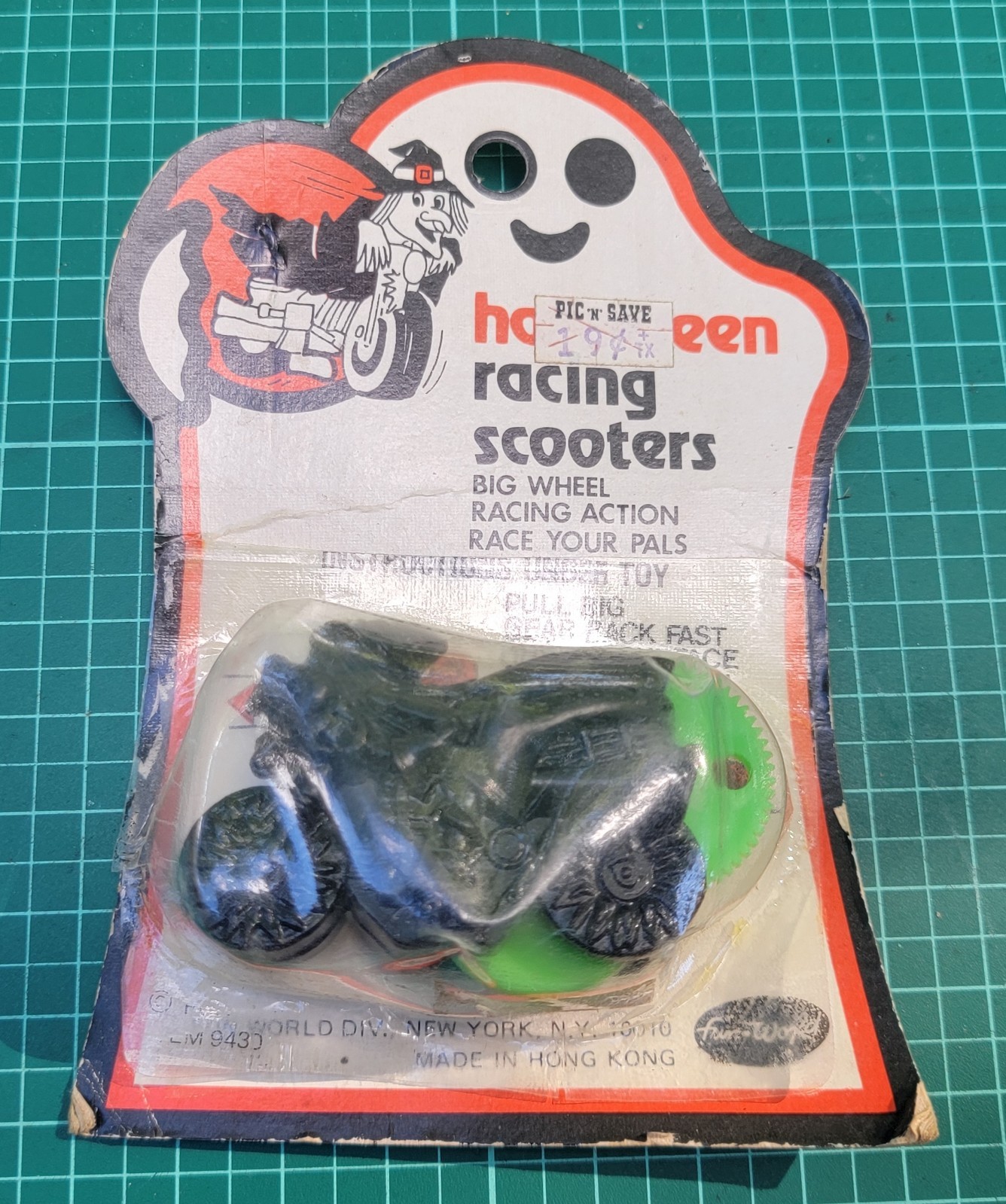 Rare Vtg Fun World Halloween Black Witch Racing Scooter Toy in Package HONG KONG