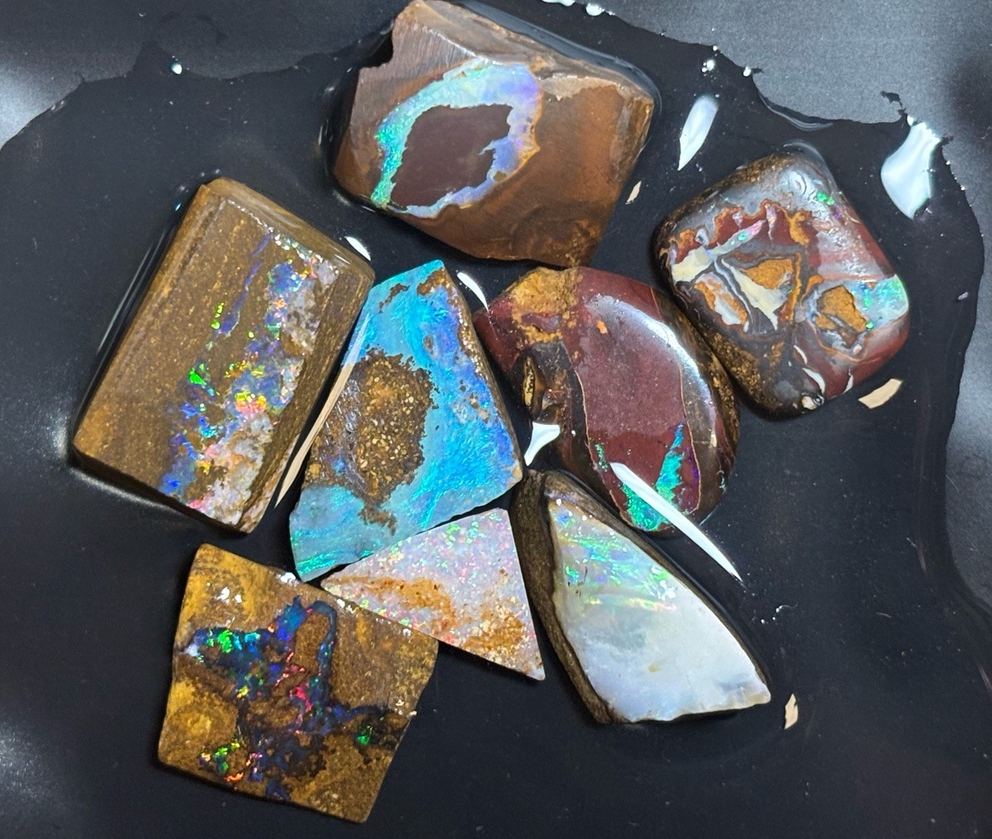 8-PIECE BOULDER OPAL 68 CARATS ROUGH & RUBS LOT — QUEENSLAND, AUSTRALIA