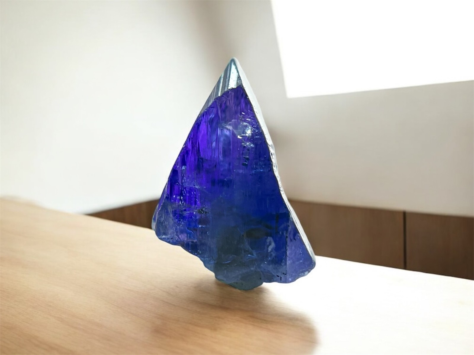 Fine Vivid Natural Tanzanite Crystal Rough Gemstone 7.47 Carats Blue Color