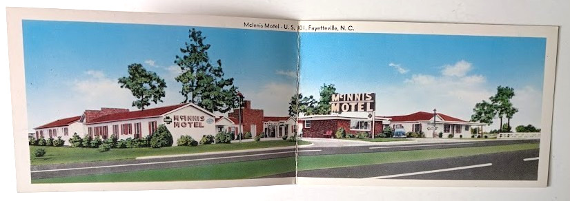 VTG 1940s FAYETTEVILLE NC PANORAMIC BIFOLD Advertising Postcard McINNIS MOTEL