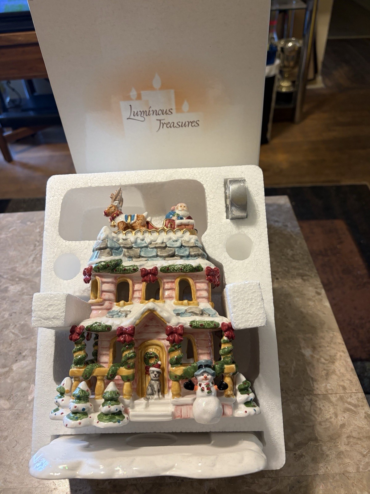 2002 Avon Christmas Luminous Treasure A Visit From Santa Tealight House (NIB)