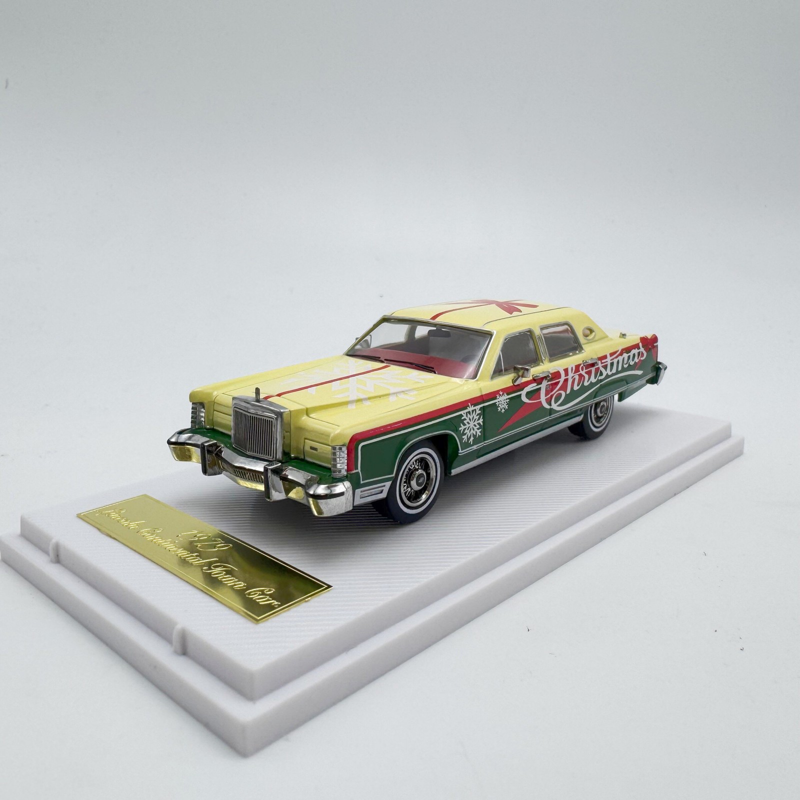 1/64 1979 Continental Christmas City Limited Edition Diecast Model Car