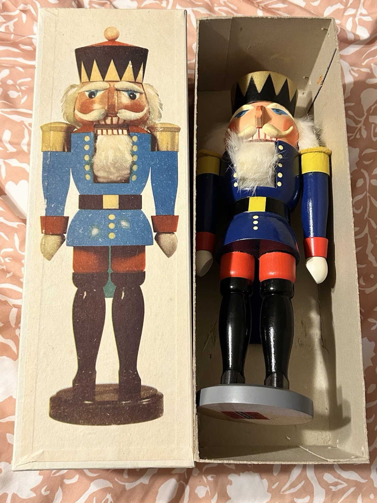 vintage German Nutcracker King handcrafted in Seiffen, Germany, VERO